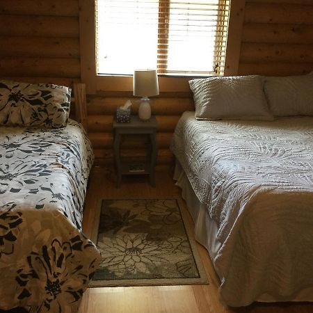 Folding Mountain B & B Fort Nelson Eksteriør billede