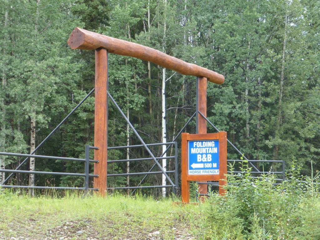 Folding Mountain B & B Fort Nelson Eksteriør billede