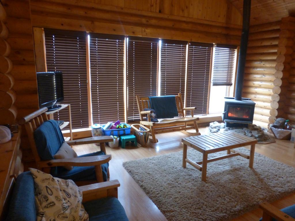 Folding Mountain B & B Fort Nelson Eksteriør billede