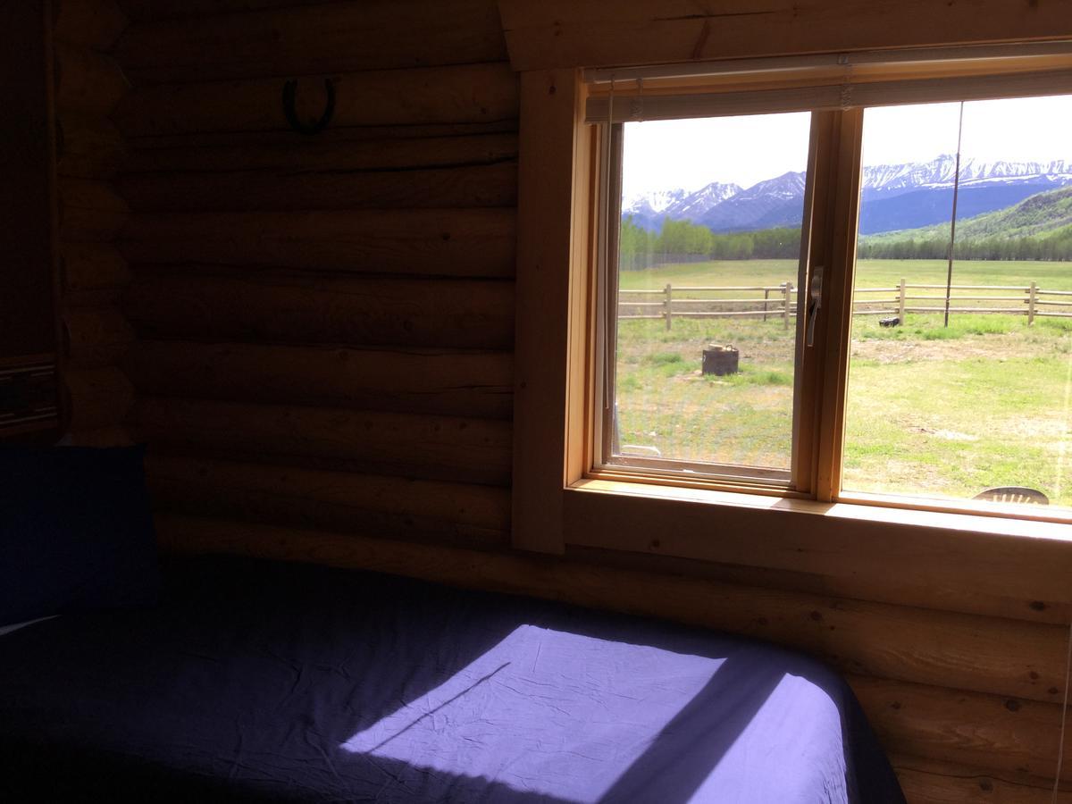 Folding Mountain B & B Fort Nelson Eksteriør billede