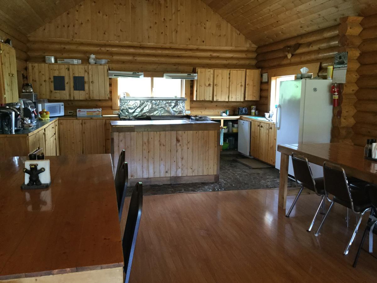Folding Mountain B & B Fort Nelson Eksteriør billede