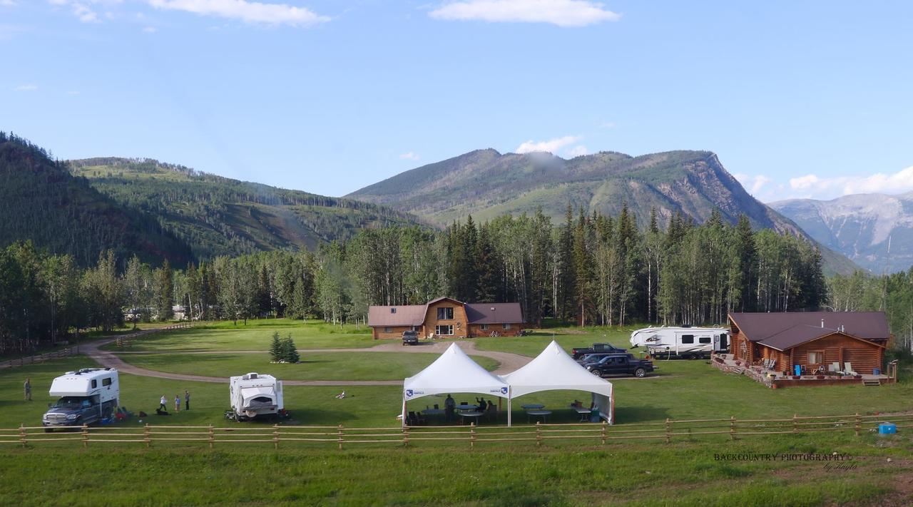 Folding Mountain B & B Fort Nelson Eksteriør billede
