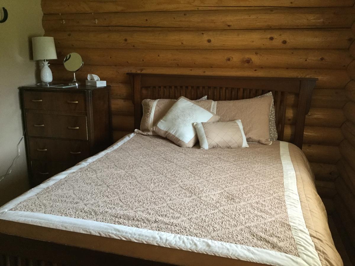 Folding Mountain B & B Fort Nelson Eksteriør billede