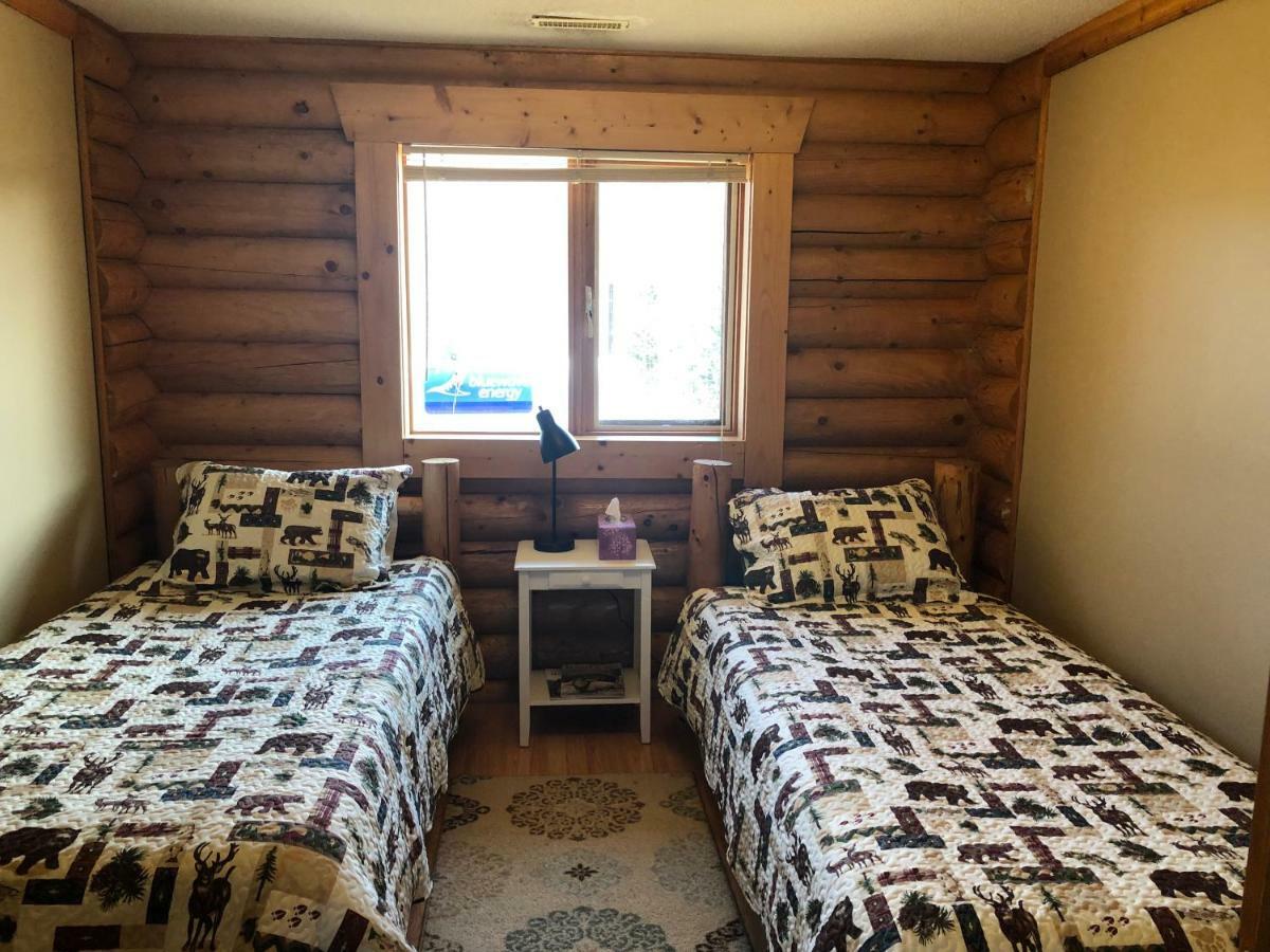 Folding Mountain B & B Fort Nelson Eksteriør billede
